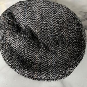 VNTG GENTS 100% WOOL HAND WOVEN  HARRIS TWEED FLAT CAP / DRIVING HAT  FROM SCOTL